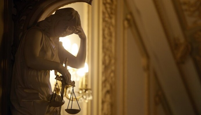 Ігри Порошенка перед Новим роком: хто саджатиме важливих злочинців в Україні