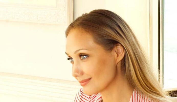 Тяжелобольная украинская певица обнадежила поклонников: опубликовано фото