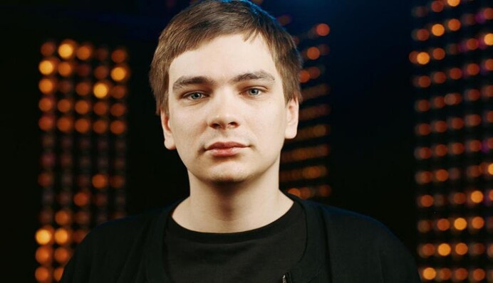 Запрещенный в Украине российский рэпер предстал в образе Путина: опубликовано видео