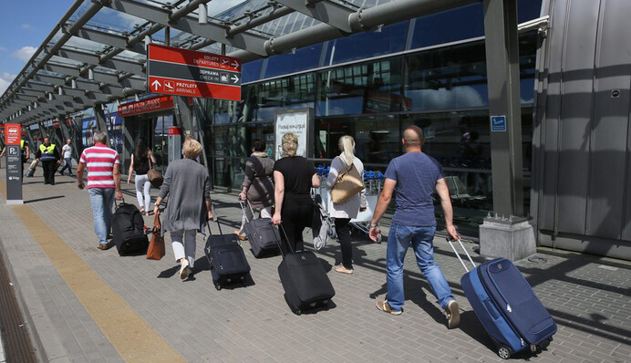 Виноват ли безвиз: чем опасен массовый выезд украинцев на работу за границу