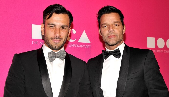 Знаменитый певец вступил в брак со своим бойфрендом