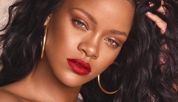 Мировая поп-звезда похоронила брата: опубликованы фото