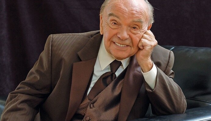 Легендарного российского композитора не могут похоронить уже две недели