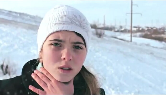 В сеть слили интимные фото и видео воспевавшей Януковича 