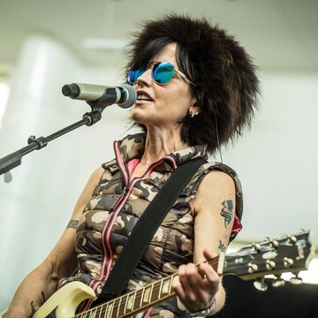 Смерть вокалистки The Cranberries: самые яркие факты из жизни и песни Долорес О'Риордан