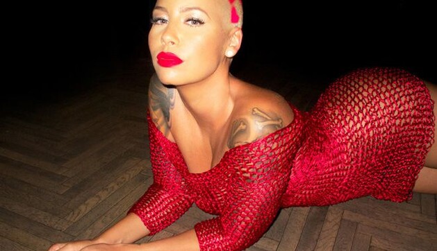 Известная актриса решилась на операцию по уменьшению груди