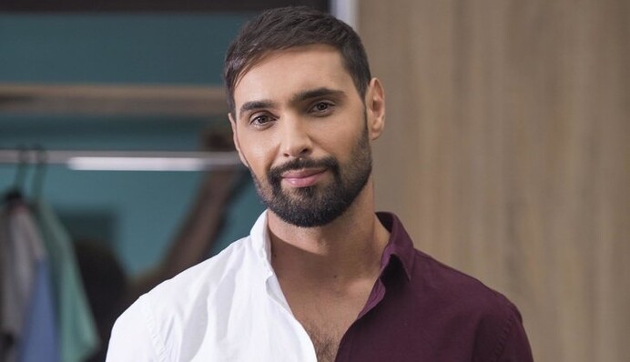 Украинский певец ошарашил поклонников новым лицом: опубликовано фото