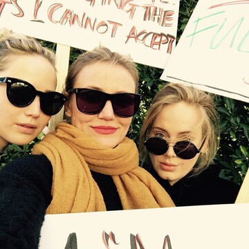 Голливудские звезды вышли на марш против Трампа: опубликованы фото и видео