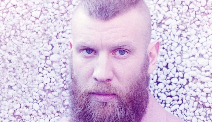 Скандальный украинский певец снял новый клип на смартфон: опубликовано видео