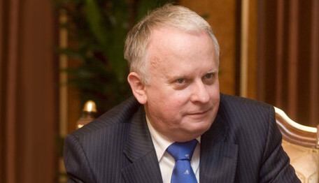 Закон щодо Донбасу не встановить мир в Україні - екс-посол Польщі