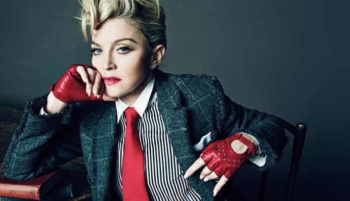 Знаменитая певица шокировала вульгарным фото