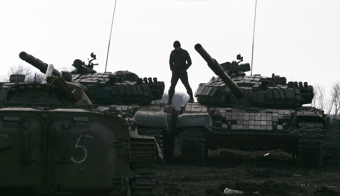 Потрібен глибокий вдих: на Заході дали прогноз щодо відходу військ Путіна з Донбасу