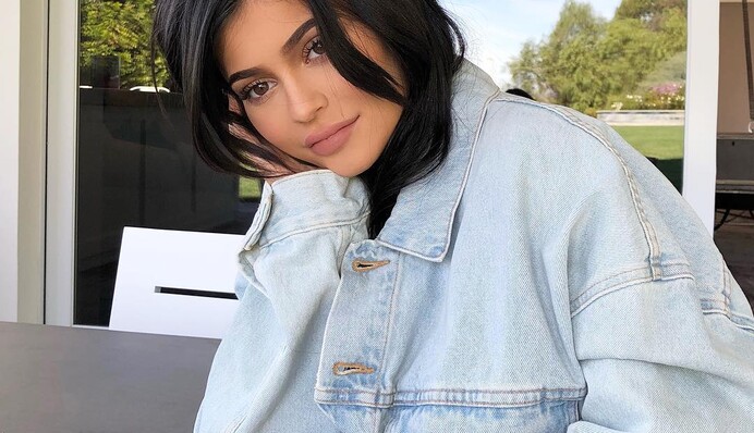 Кайли Дженнер впервые стала мамой: опубликовано видео