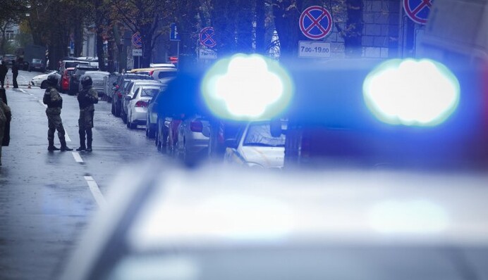 Треба було прибрати всяку 