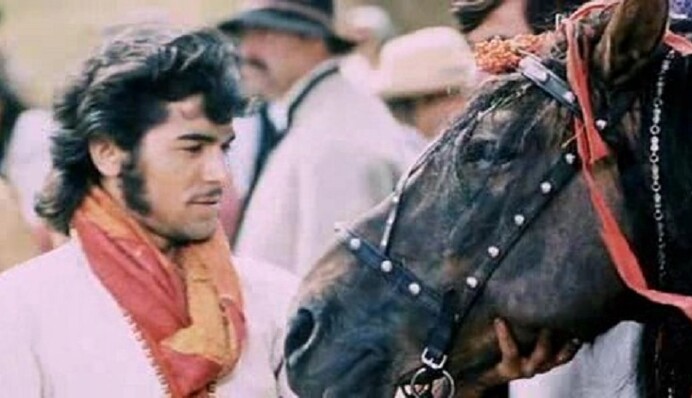 Умер звезда фильмов  