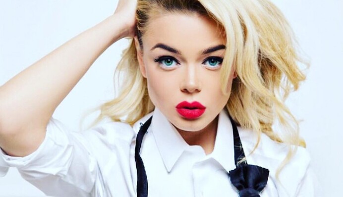 50 оттенков серого: сбежавшая в Россию украинская певица похвасталась фото с модной вечеринки