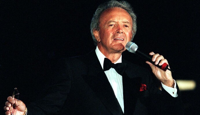 В США умер знаменитый певец: биография и лучшие песни Вика Дамона