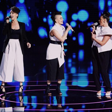 Три сестры заставили танцевать зал на 