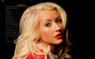 Популярная певица взволновала голыми фото в ванной