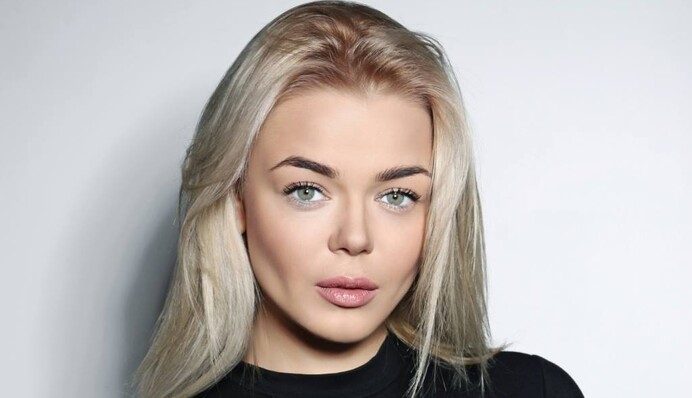 Сбежавшая в Россию украинская певица попросила прощения: опубликовано фото