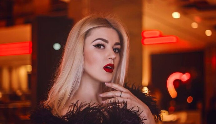 Украинскую телеведущую избили на свадьбе чиновника: опубликовано видео