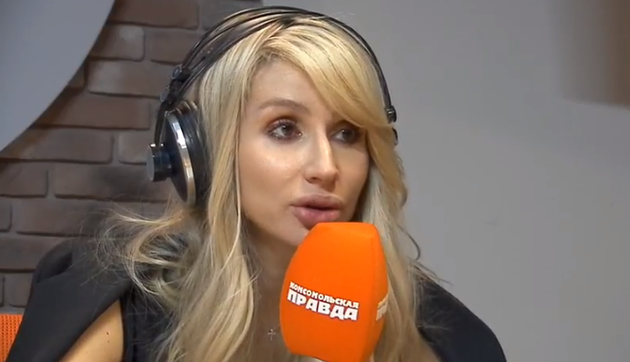 Поющая в России певица испугала поклонников своей внешностью: опубликовано фото