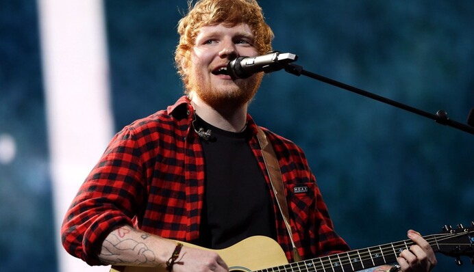 Известного певца заподозрили в тайной свадьбе