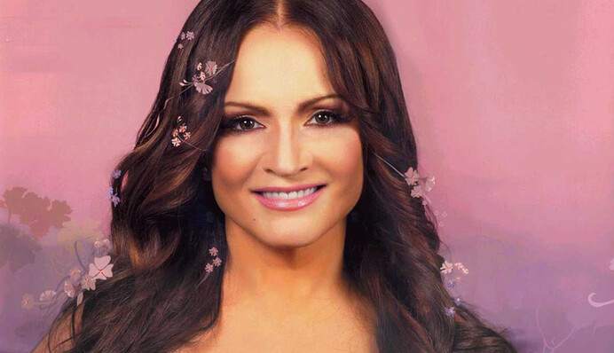 СМИ сообщили о тайной свадьбе легендарной украинской певицы