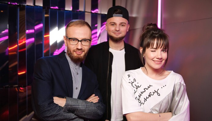 Сын скандальной украинской певицы возмутил сети выступлением на 