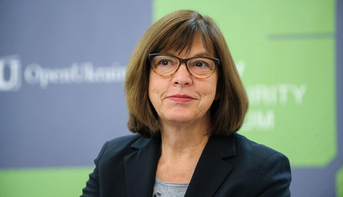 Путин не готов вернуть Украине Крым, но изменения придут - евродепутат Ребекка Хармс