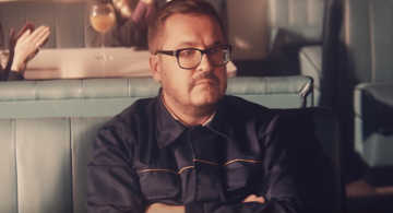 Украинский певец снял в новом клипе российскую актрису: опубликовано видео