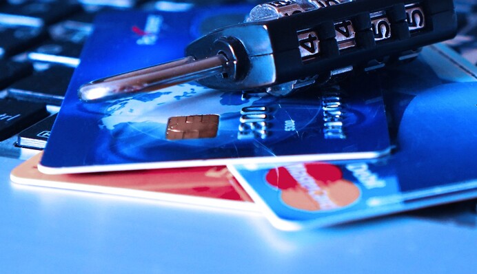 Украинцев хотят лишить банковской тайны: самая главная опасность