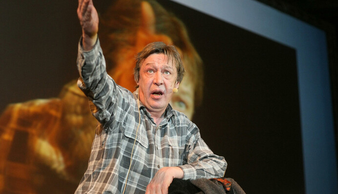 Знаменитый российский актер сорвал спектакль и обматерил зрителей