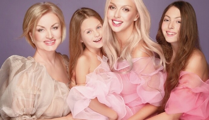 Украинская певица растрогала новым клипом с участием своих родных: опубликовано видео