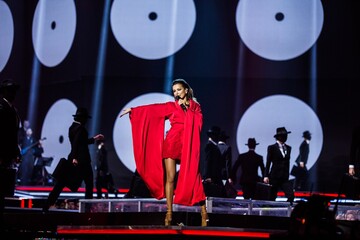 Известный украинский режиссер снимет фильм про Ани Лорак