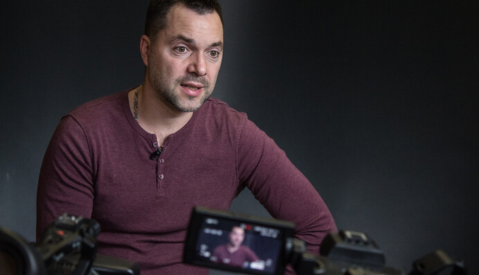 Россию будут душить медленно, война закончится не раньше 2030 года - Алексей Арестович