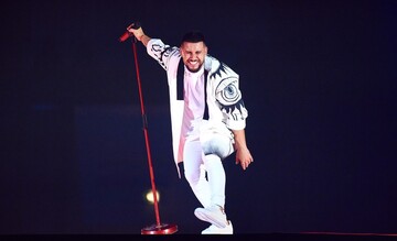 MONATIK упал со сцены во время выступления: опубликовано видео