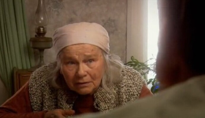 В России знаменитую актрису увезли в больницу во время выборов Путина