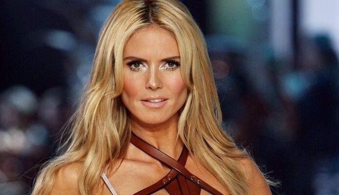 44-летняя Хайди Клум порадовала поклонников зажигательным танцем в нижнем белье: опубликовано видео