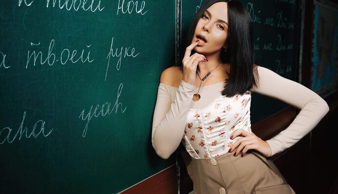 Каменских сменила образ ради нового клипа: опубликовано видео