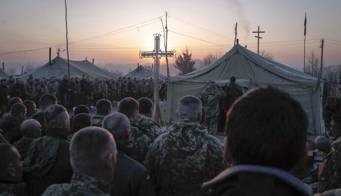 Гра на підвищення ставок: чого чекати від бойовиків ДНР-ЛНР на свята