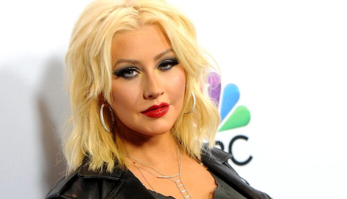 Популярная певица сняла волосы и показала натуральное лицо: опубликованы фото