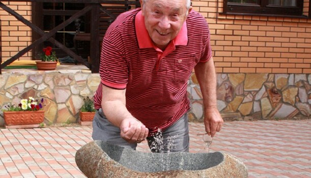 РосСМИ сообщили о многомиллионном наследстве легендарного Анофриева