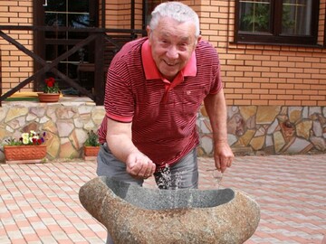 РосСМИ сообщили о многомиллионном наследстве легендарного Анофриева