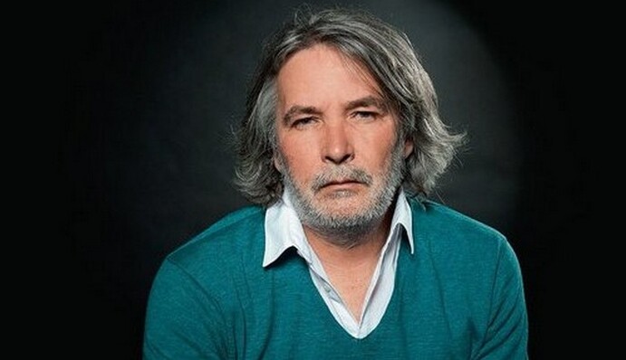 Не только деньги: знаменитый поэт рассказал, почему многие российские артисты стали 