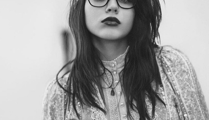 Дочь Кобейна записала свою первую песню в годовщину смерти отца: опубликовано видео