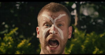 Дорн устроил в новом клипе зажигательные танцы с африканскими детьми: опубликовано видео