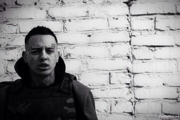 Популярный российский рэпер травмировался в ДТП в Украине: опубликовано видео