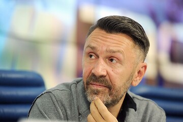 Шнуров подарил себе матерное 