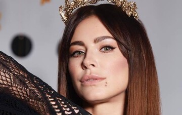 Поющую в России Ани Лорак сравнили со знаменитой шпионкой: опубликовано видео